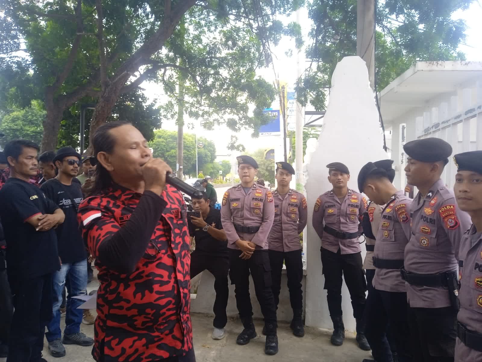 GMAKS dan KKPMP Gelar Aksi Damai, Tuntut Transparansi Proyek dan Izin Gedung Bank Banten