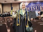 Lurah Bunder di Wisuda, Resmi Sandang Gelar Akademik Sarjana Ilmu Pemerintahan