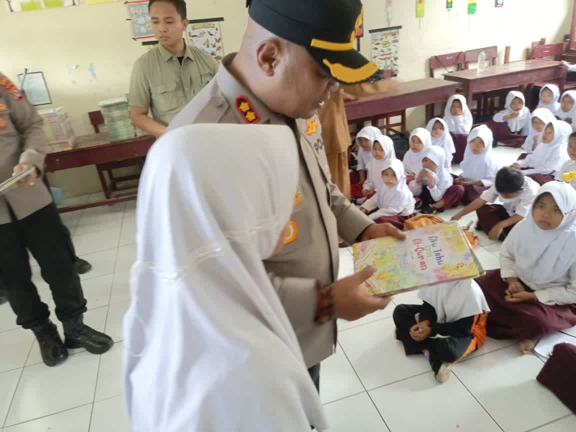 Kapolda Banten, Kapolres Serang,Mengunjungi 20 Sekolah di wilayah Hukum Polres Serang