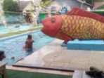 Kolam Renang Srikandi Panimbang Ramai Dikunjungi Pengunjung