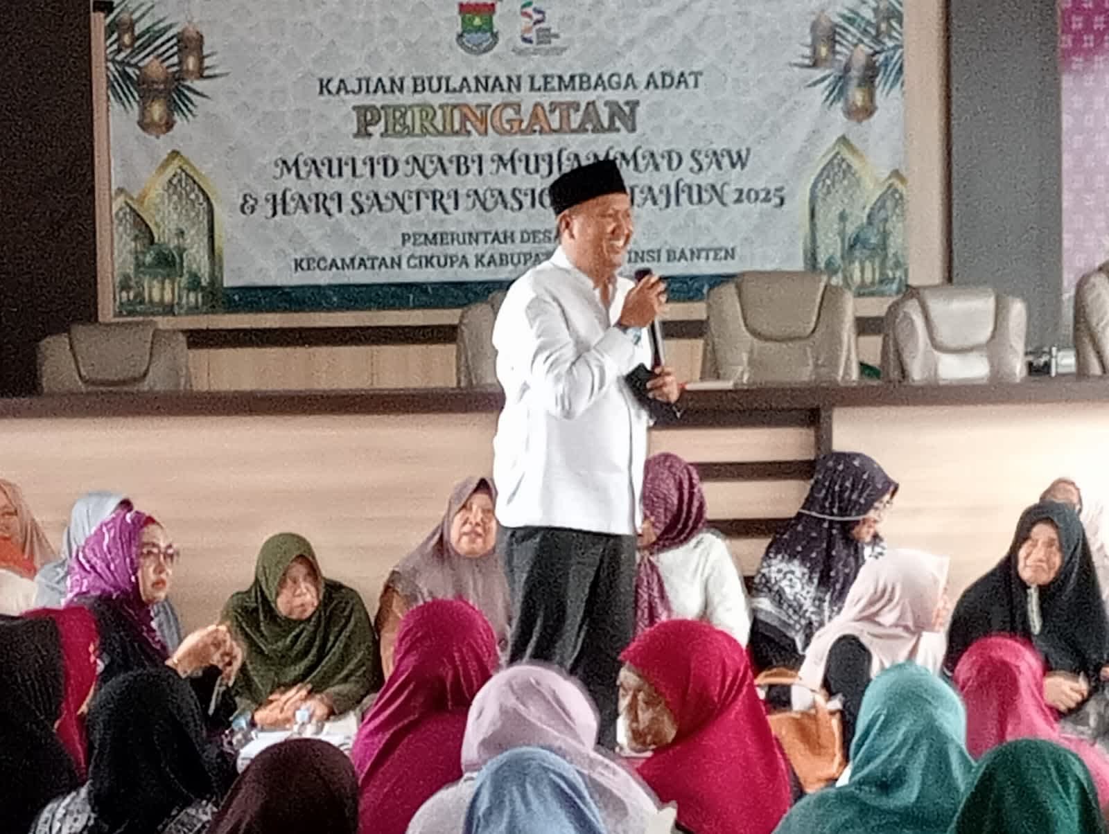 Kades Cikupa Ajak Ibu-Ibu Majelis Ta'lim Doakan Para Pendahulu dan Doa untuk Pejabat Desa yang Masih Hidup