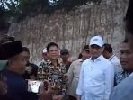 Wagub Banten Tinjau Tambang Pasir di Pagintungan, Warga Desak Penutupan Permanen Karena Rusak Lingkungan Wagub Banten Tinjau Tambang Pasir di Pagintungan, Warga Desak Penutupan Permanen Karena Rusak Lingkungan