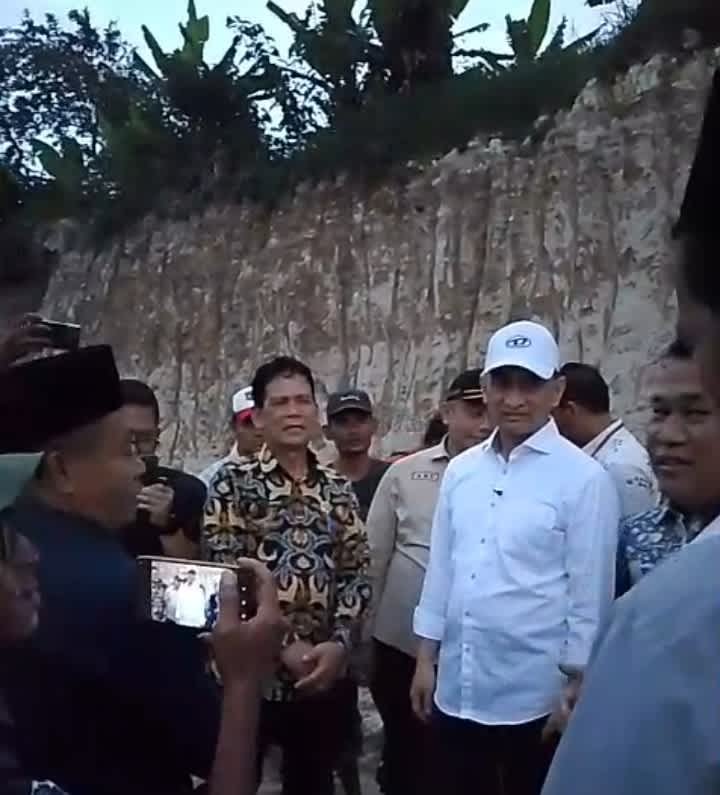 Wagub Banten Tinjau Tambang Pasir di Pagintungan, Warga Desak Penutupan Permanen Karena Rusak Lingkungan