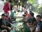 Perum Mulya Asri 2 Blok F dan G Syukuri Pengecoran Jalan Utama, Gelar Doa Bersama dan “Madang Bareng