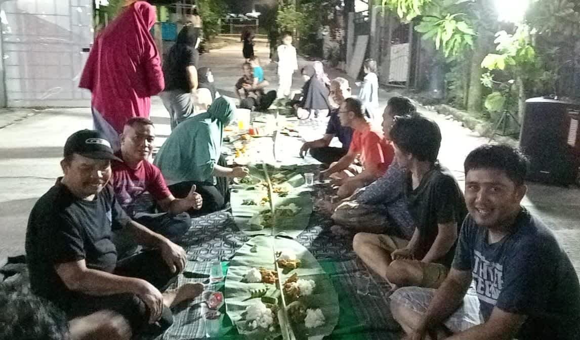 Perum Mulya Asri 2 Blok F dan G Syukuri Pengecoran Jalan Utama, Gelar Doa Bersama dan "Madang Bareng